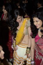 Nishka Lulla at Durga jasraj_s daughter Avani_s wedding reception with Puneet in Mumbai on 16th Dec 2012 (5).JPG